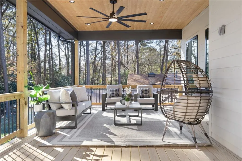 633 Pauley Place, Sandy Springs, Georgia 30328, 6 Bedrooms Bedrooms, ,6 BathroomsBathrooms,Residential,For Sale,633 Pauley Place,7690442