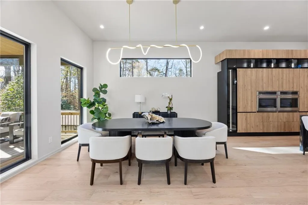 633 Pauley Place, Sandy Springs, Georgia 30328, 6 Bedrooms Bedrooms, ,6 BathroomsBathrooms,Residential,For Sale,633 Pauley Place,7690442