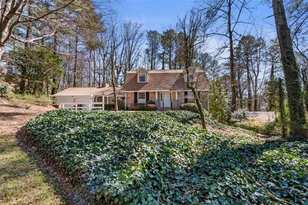 500 Tanacrest Drive, Sandy Springs, Georgia 30328, 4 Bedrooms Bedrooms, ,3 BathroomsBathrooms,Residential,Sold,500 Tanacrest Drive,7010632