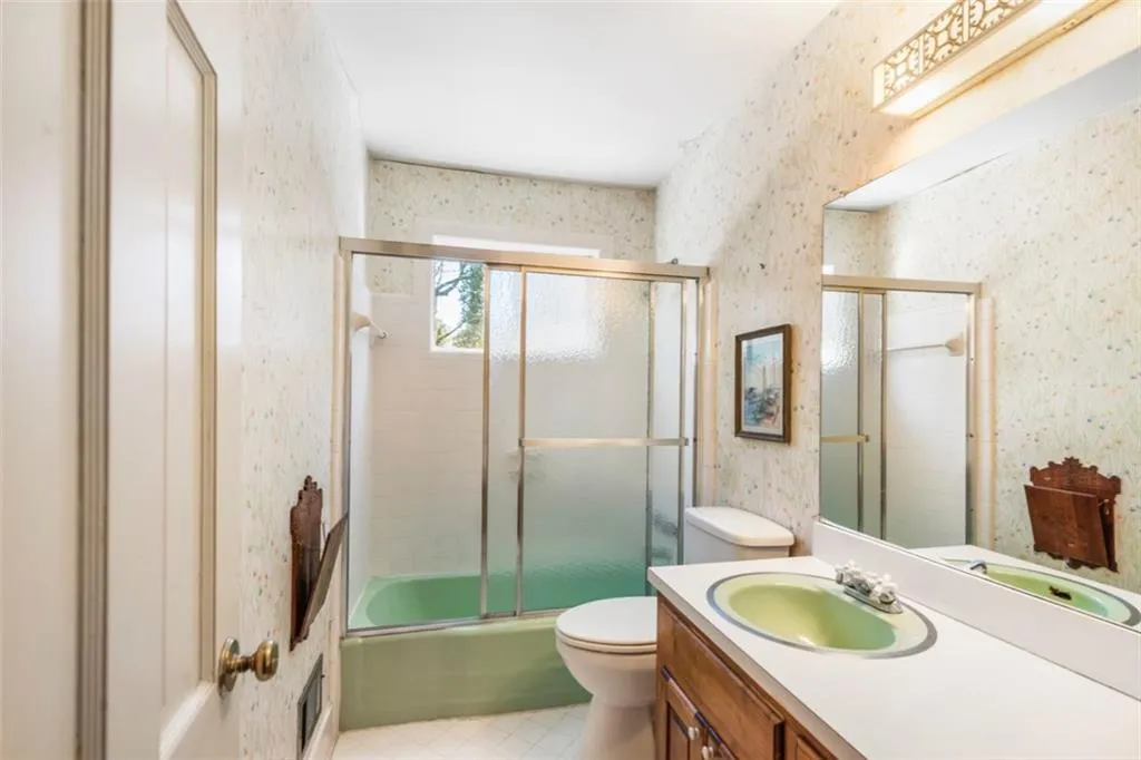 500 Tanacrest Drive, Sandy Springs, Georgia 30328, 4 Bedrooms Bedrooms, ,3 BathroomsBathrooms,Residential,Sold,500 Tanacrest Drive,7010632