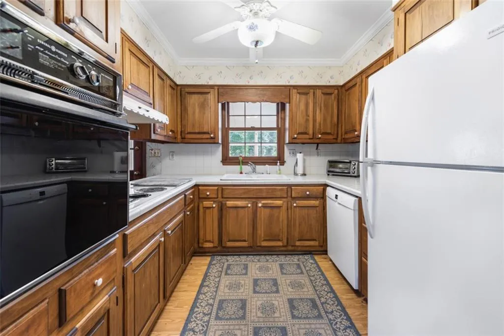 500 Tanacrest Drive, Sandy Springs, Georgia 30328, 4 Bedrooms Bedrooms, ,3 BathroomsBathrooms,Residential,Sold,500 Tanacrest Drive,7010632