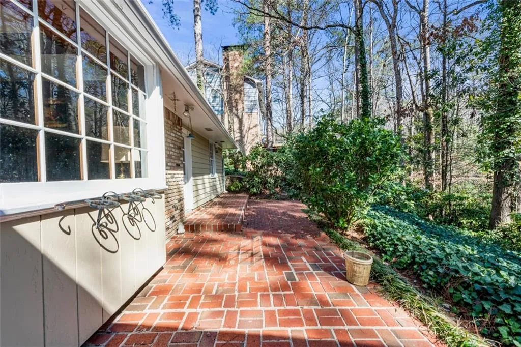 500 Tanacrest Drive, Sandy Springs, Georgia 30328, 4 Bedrooms Bedrooms, ,3 BathroomsBathrooms,Residential,Sold,500 Tanacrest Drive,7010632