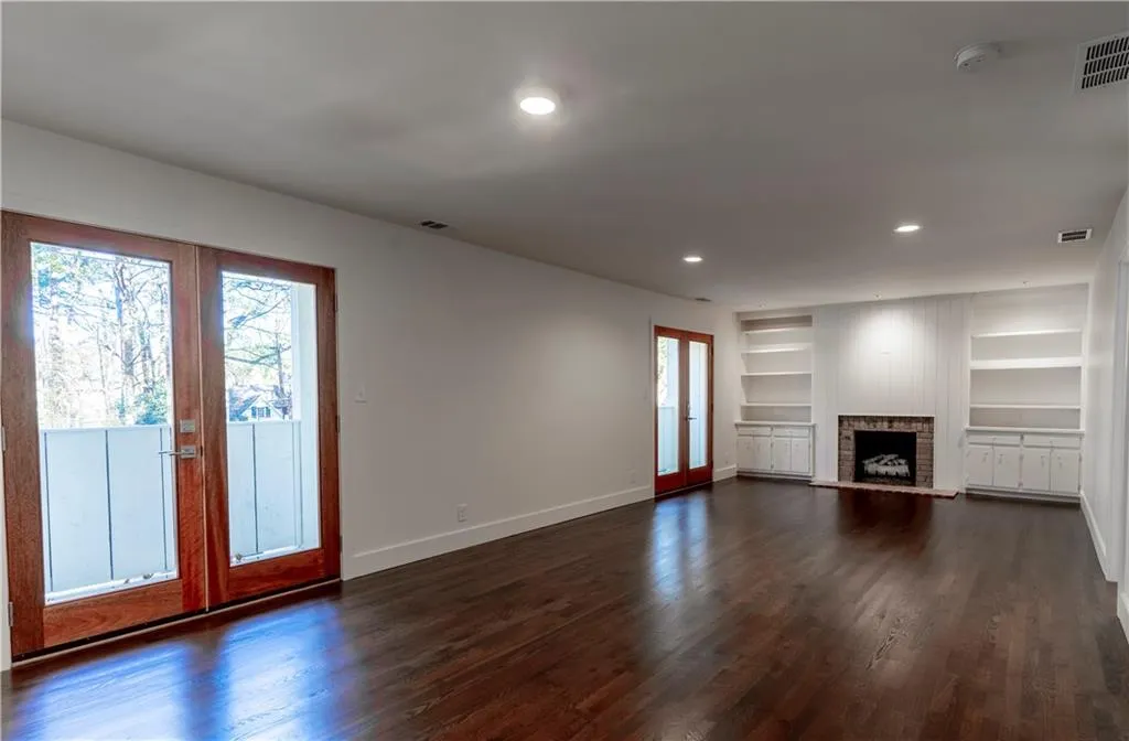 1145 Churchill Downs Road, Sandy Springs, Georgia 30319, 5 Bedrooms Bedrooms, ,3 BathroomsBathrooms,Residential,Sold,1145 Churchill Downs Road,6813103