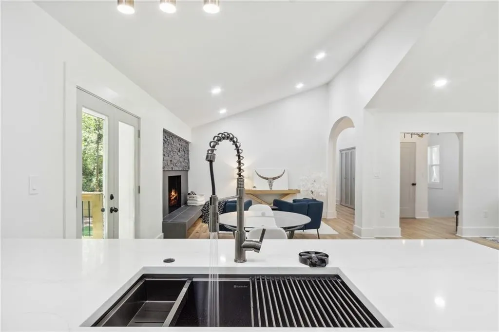 635 Glenforest Road, Sandy Springs, Georgia 30328, 4 Bedrooms Bedrooms, ,3 BathroomsBathrooms,Residential,Sold,635 Glenforest Road,7392498