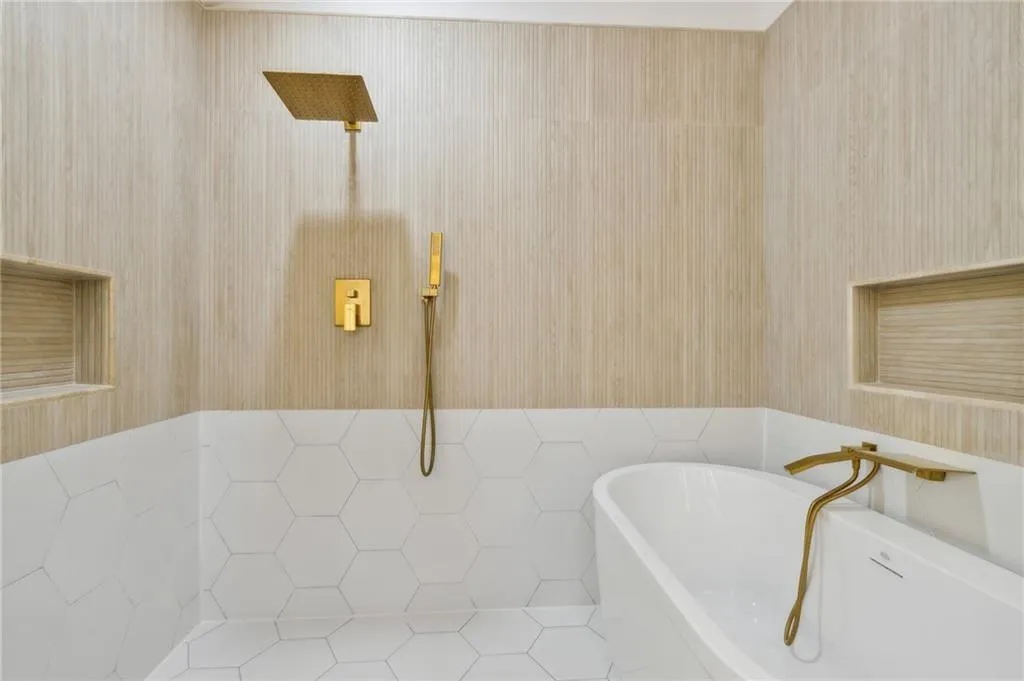 635 Glenforest Road, Sandy Springs, Georgia 30328, 4 Bedrooms Bedrooms, ,3 BathroomsBathrooms,Residential,Sold,635 Glenforest Road,7392498