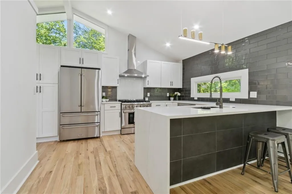 635 Glenforest Road, Sandy Springs, Georgia 30328, 4 Bedrooms Bedrooms, ,3 BathroomsBathrooms,Residential,Sold,635 Glenforest Road,7392498