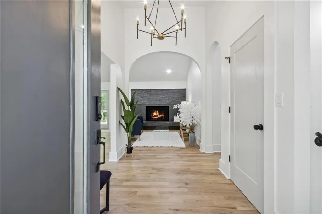 635 Glenforest Road, Sandy Springs, Georgia 30328, 4 Bedrooms Bedrooms, ,3 BathroomsBathrooms,Residential,Sold,635 Glenforest Road,7392498