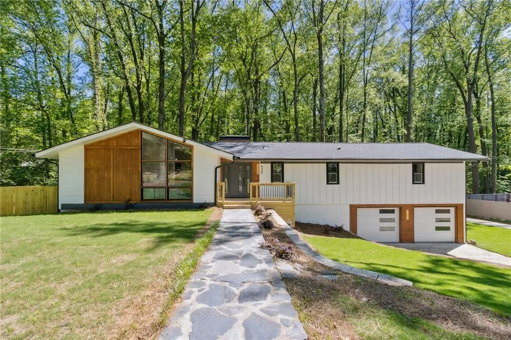 635 Glenforest Road, Sandy Springs, Georgia 30328, 4 Bedrooms Bedrooms, ,3 BathroomsBathrooms,Residential,Sold,635 Glenforest Road,7392498