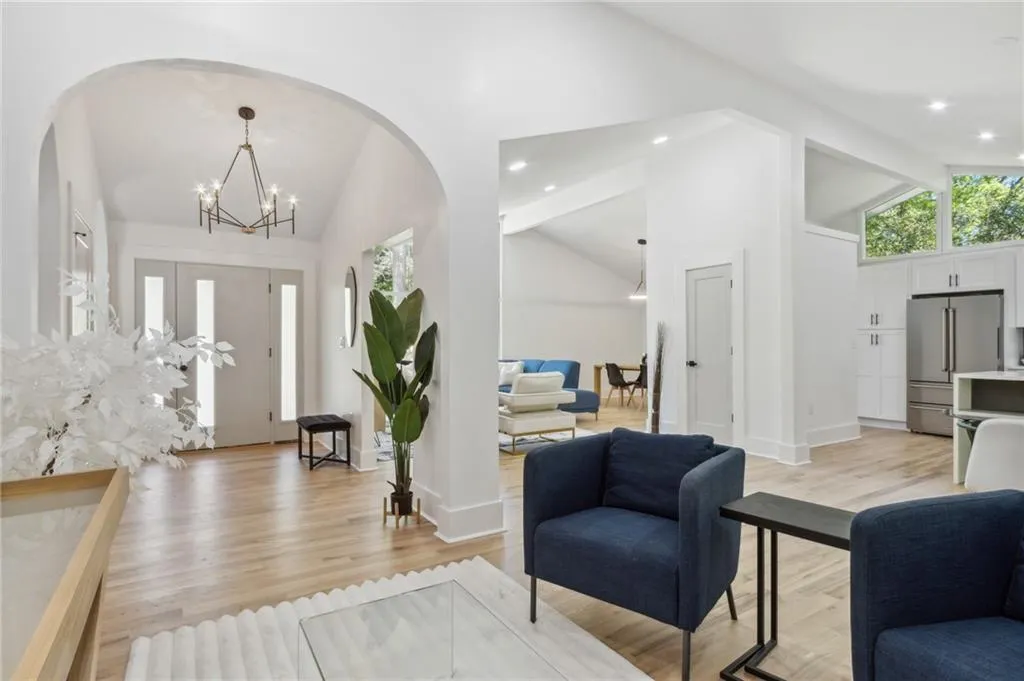 635 Glenforest Road, Sandy Springs, Georgia 30328, 4 Bedrooms Bedrooms, ,3 BathroomsBathrooms,Residential,Sold,635 Glenforest Road,7392498