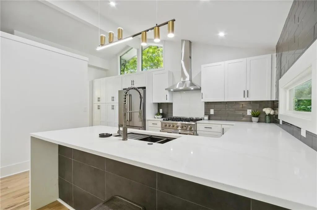 635 Glenforest Road, Sandy Springs, Georgia 30328, 4 Bedrooms Bedrooms, ,3 BathroomsBathrooms,Residential,Sold,635 Glenforest Road,7392498