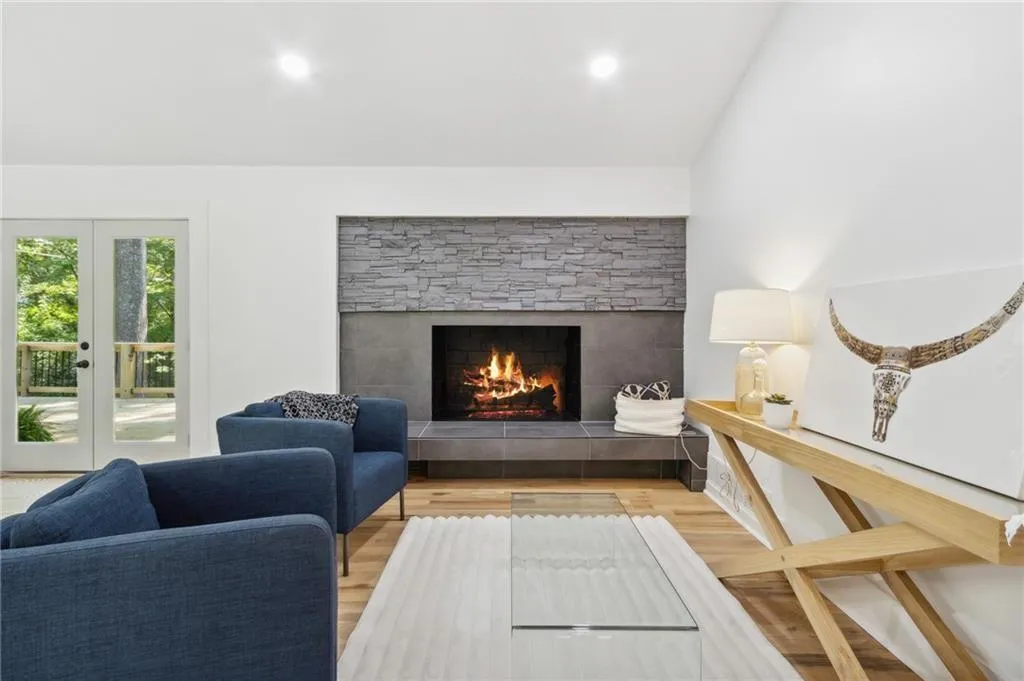 635 Glenforest Road, Sandy Springs, Georgia 30328, 4 Bedrooms Bedrooms, ,3 BathroomsBathrooms,Residential,Sold,635 Glenforest Road,7392498