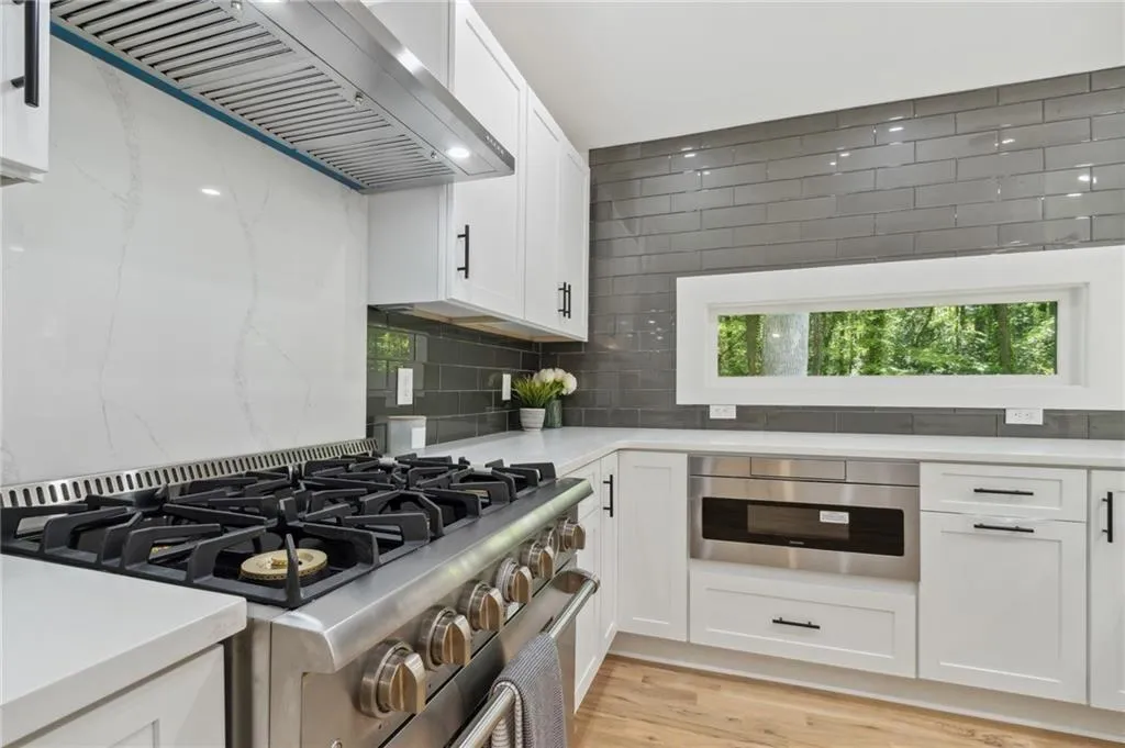 635 Glenforest Road, Sandy Springs, Georgia 30328, 4 Bedrooms Bedrooms, ,3 BathroomsBathrooms,Residential,Sold,635 Glenforest Road,7392498