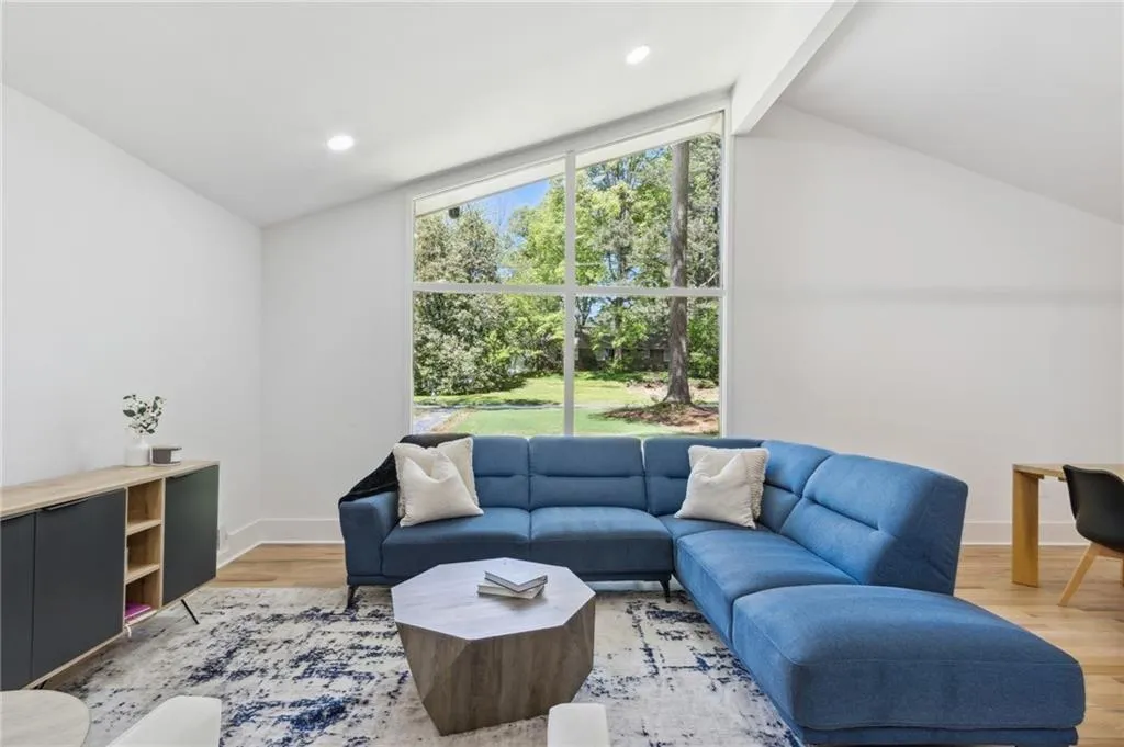 635 Glenforest Road, Sandy Springs, Georgia 30328, 4 Bedrooms Bedrooms, ,3 BathroomsBathrooms,Residential,Sold,635 Glenforest Road,7392498