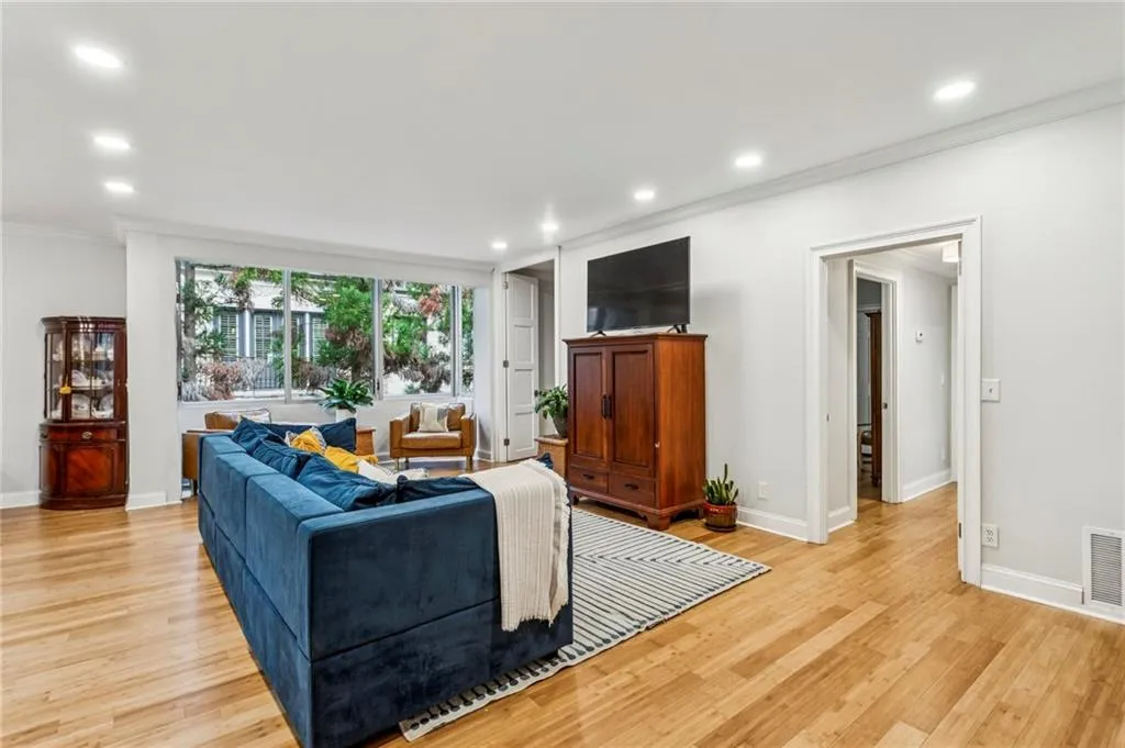 2632 Peachtree Road Nw Unit 402b, Atlanta, Georgia 30305, 2 Bedrooms Bedrooms, 0 ,2 BathroomsBathrooms,Residential,For Sale,2632 Peachtree Road Nw Unit 402b,7702795