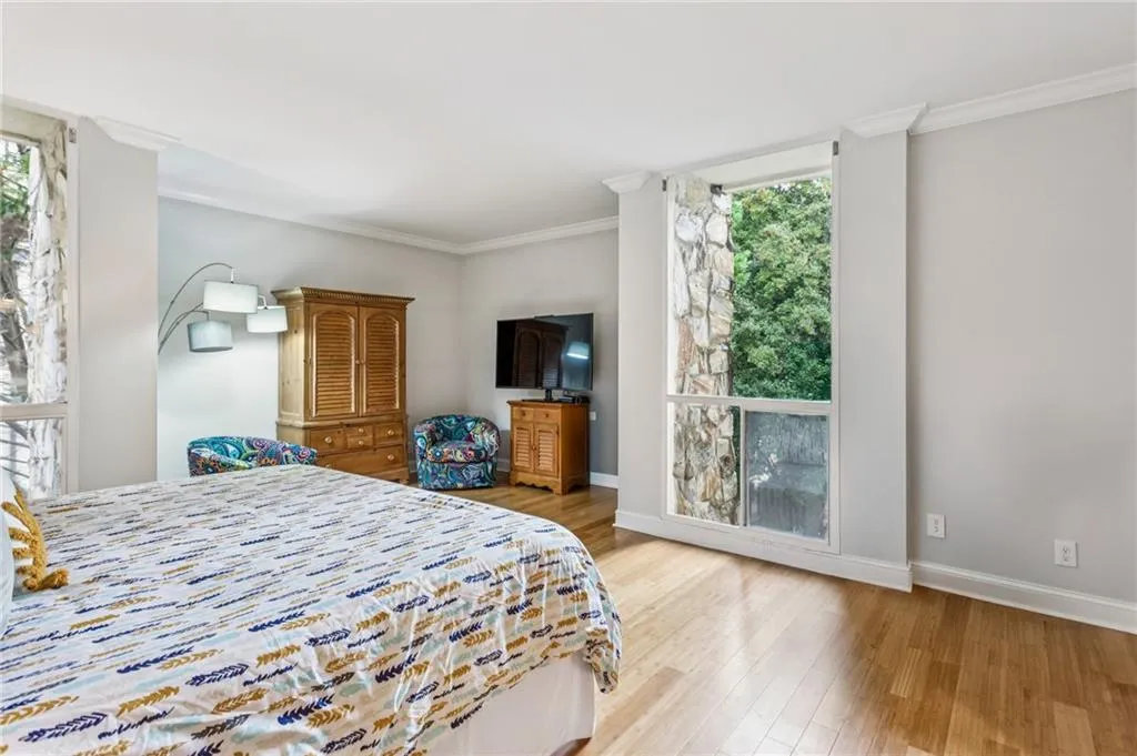 2632 Peachtree Road Nw Unit 402b, Atlanta, Georgia 30305, 2 Bedrooms Bedrooms, 0 ,2 BathroomsBathrooms,Residential,For Sale,2632 Peachtree Road Nw Unit 402b,7702795