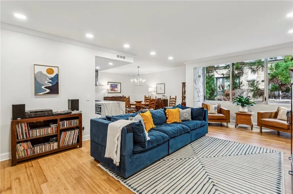 2632 Peachtree Road Nw Unit 402b, Atlanta, Georgia 30305, 2 Bedrooms Bedrooms, 0 ,2 BathroomsBathrooms,Residential,For Sale,2632 Peachtree Road Nw Unit 402b,7702795