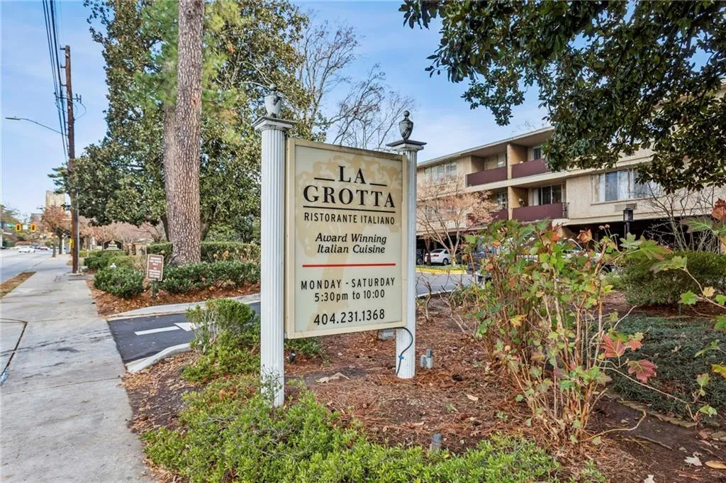 2632 Peachtree Road Nw Unit 402b, Atlanta, Georgia 30305, 2 Bedrooms Bedrooms, 0 ,2 BathroomsBathrooms,Residential,For Sale,2632 Peachtree Road Nw Unit 402b,7702795