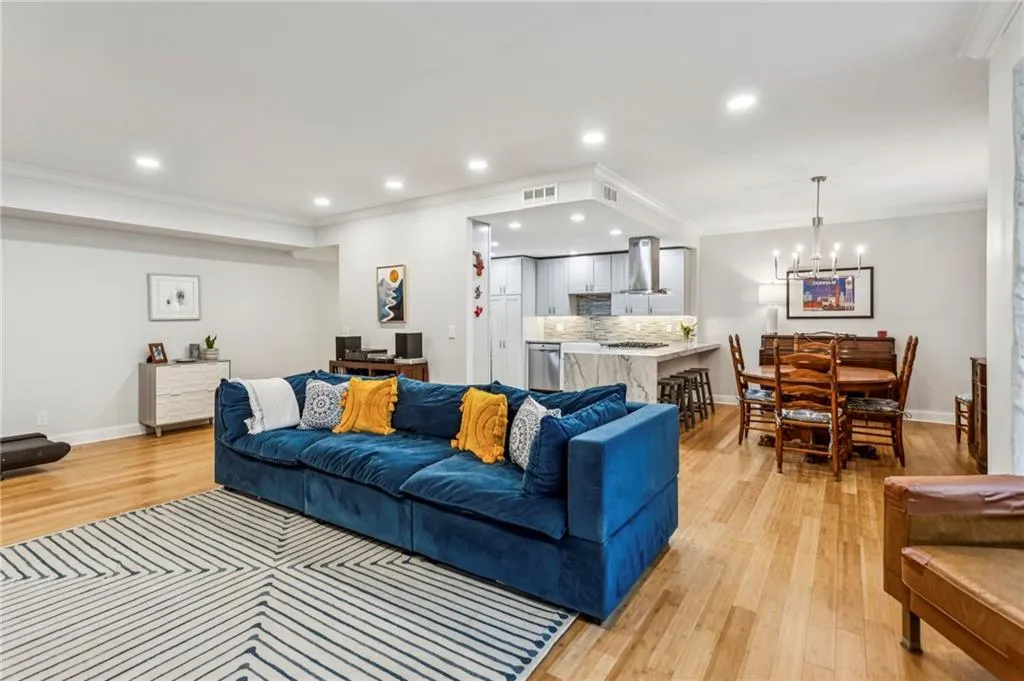 2632 Peachtree Road Nw Unit 402b, Atlanta, Georgia 30305, 2 Bedrooms Bedrooms, 0 ,2 BathroomsBathrooms,Residential,For Sale,2632 Peachtree Road Nw Unit 402b,7702795