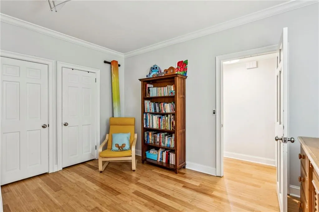 2 closets in this bedroom
