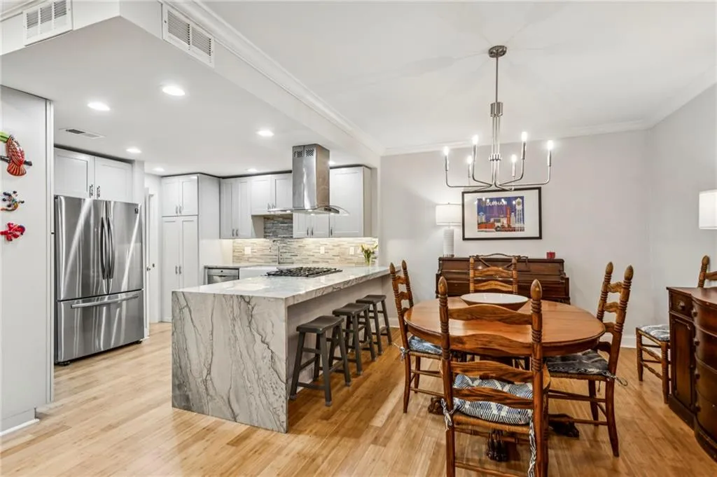 2632 Peachtree Road Nw Unit 402b, Atlanta, Georgia 30305, 2 Bedrooms Bedrooms, 0 ,2 BathroomsBathrooms,Residential,For Sale,2632 Peachtree Road Nw Unit 402b,7702795