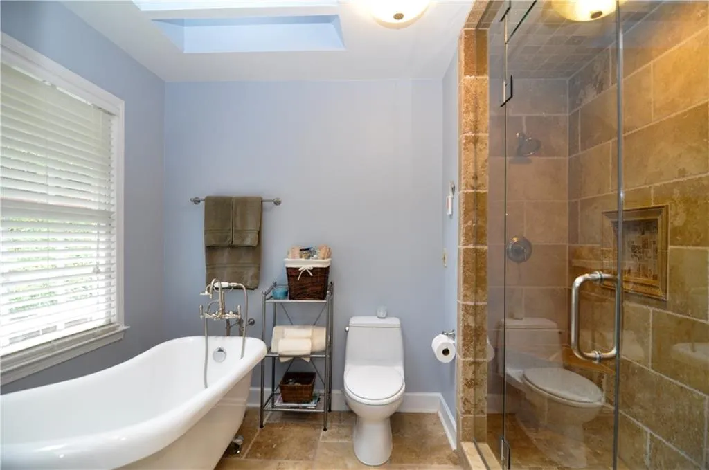 400 River Valley Road, Atlanta, Georgia 30328, 4 Bedrooms Bedrooms, ,4 BathroomsBathrooms,Residential,Sold,400 River Valley Road,5597455
