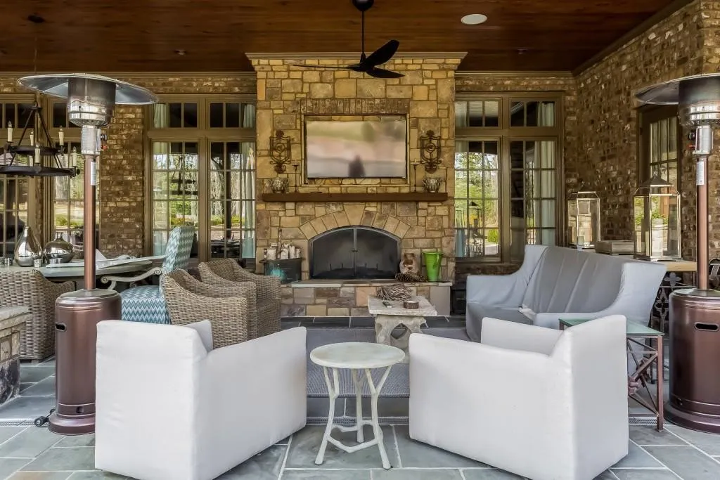 6296 Vernon Woods Drive, Sandy Springs, Georgia 30328, 5 Bedrooms Bedrooms, ,4 BathroomsBathrooms,Residential,Sold,6296 Vernon Woods Drive,5813947