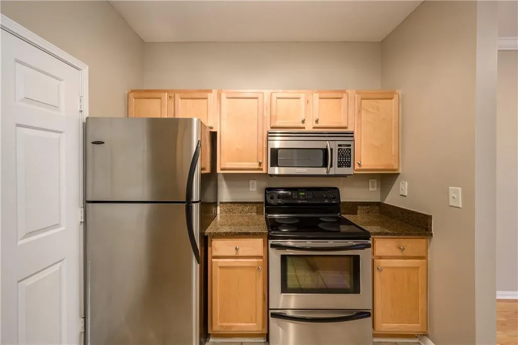 5641 Roswell Road Unit 310, Sandy Springs, Georgia 30342, 1 Bedroom Bedrooms, ,1 BathroomBathrooms,Residential,Sold,5641 Roswell Road Unit 310,6777736