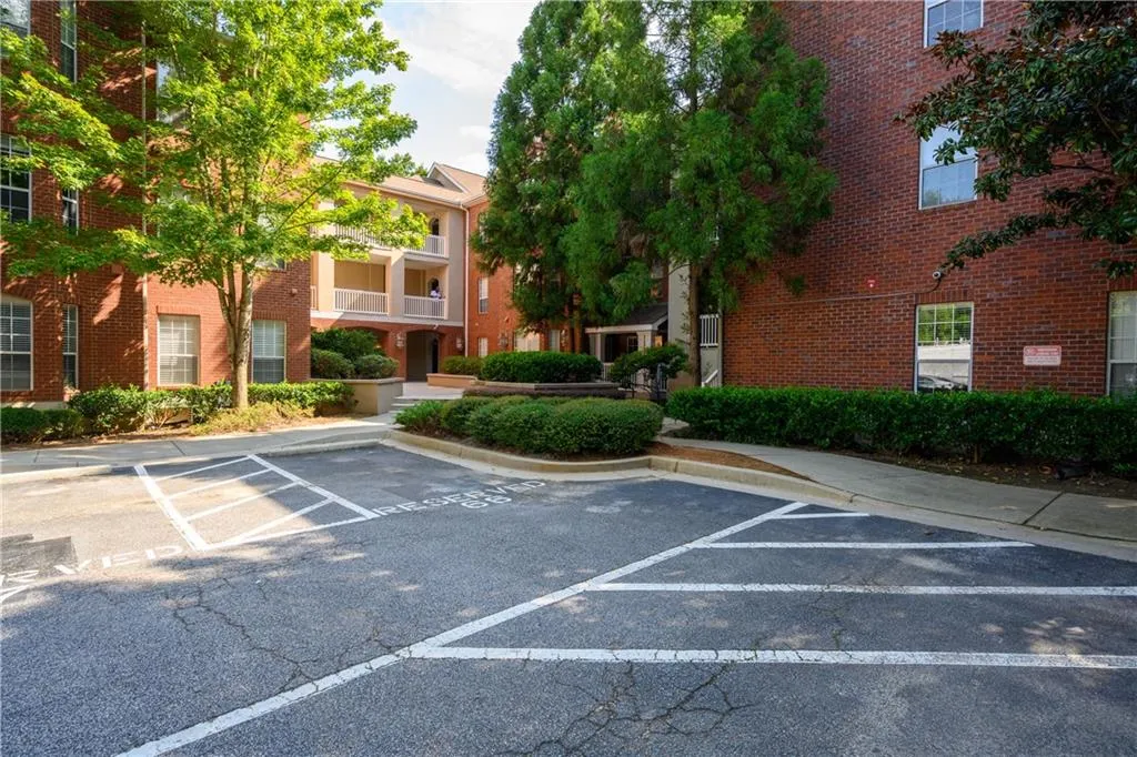 5641 Roswell Road Unit 310, Sandy Springs, Georgia 30342, 1 Bedroom Bedrooms, ,1 BathroomBathrooms,Residential,Sold,5641 Roswell Road Unit 310,6777736