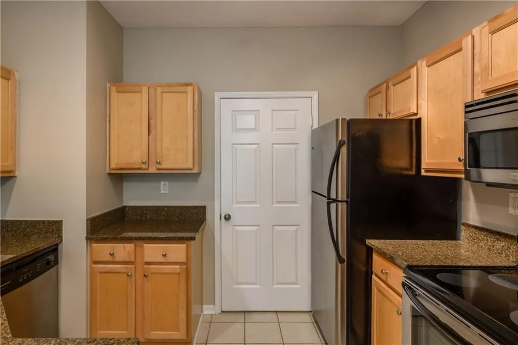 5641 Roswell Road Unit 310, Sandy Springs, Georgia 30342, 1 Bedroom Bedrooms, ,1 BathroomBathrooms,Residential,Sold,5641 Roswell Road Unit 310,6777736