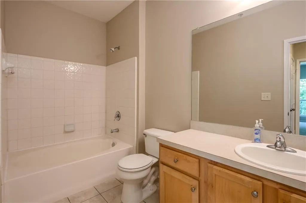 5641 Roswell Road Unit 310, Sandy Springs, Georgia 30342, 1 Bedroom Bedrooms, ,1 BathroomBathrooms,Residential,Sold,5641 Roswell Road Unit 310,6777736