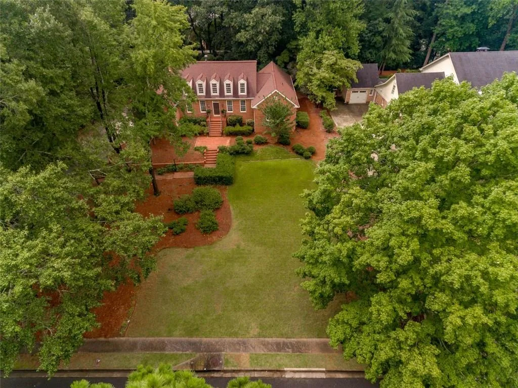 6050 River Chase Circle, Atlanta, Georgia 30328, 4 Bedrooms Bedrooms, ,3 BathroomsBathrooms,Residential,Sold,6050 River Chase Circle,6917603