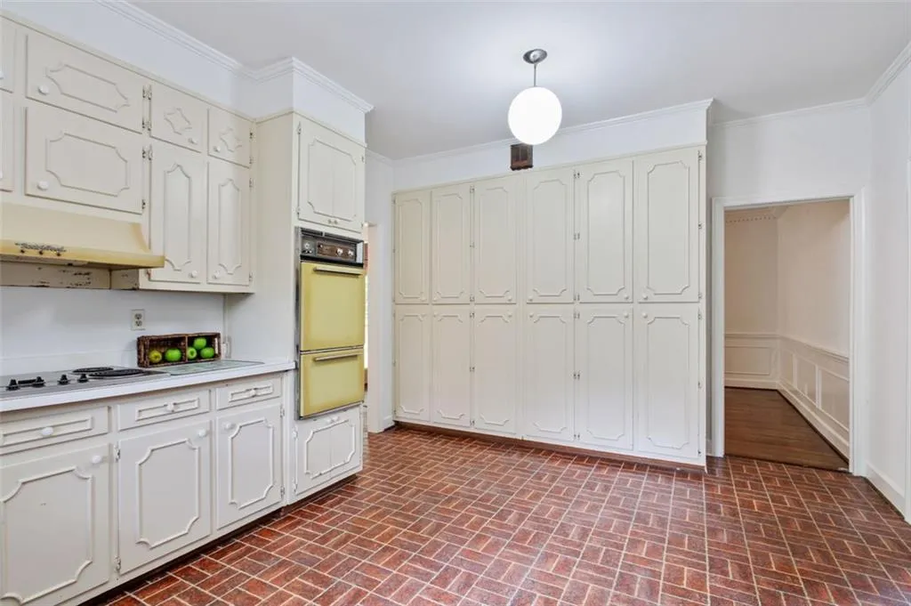 6050 River Chase Circle, Atlanta, Georgia 30328, 4 Bedrooms Bedrooms, ,3 BathroomsBathrooms,Residential,Sold,6050 River Chase Circle,6917603