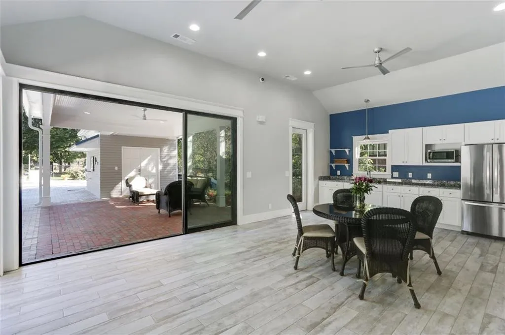 6050 River Chase Circle, Atlanta, Georgia 30328, 4 Bedrooms Bedrooms, ,3 BathroomsBathrooms,Residential,Sold,6050 River Chase Circle,6917603