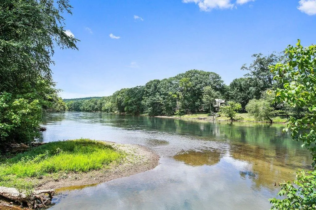 6050 River Chase Circle, Atlanta, Georgia 30328, 4 Bedrooms Bedrooms, ,3 BathroomsBathrooms,Residential,Sold,6050 River Chase Circle,6917603