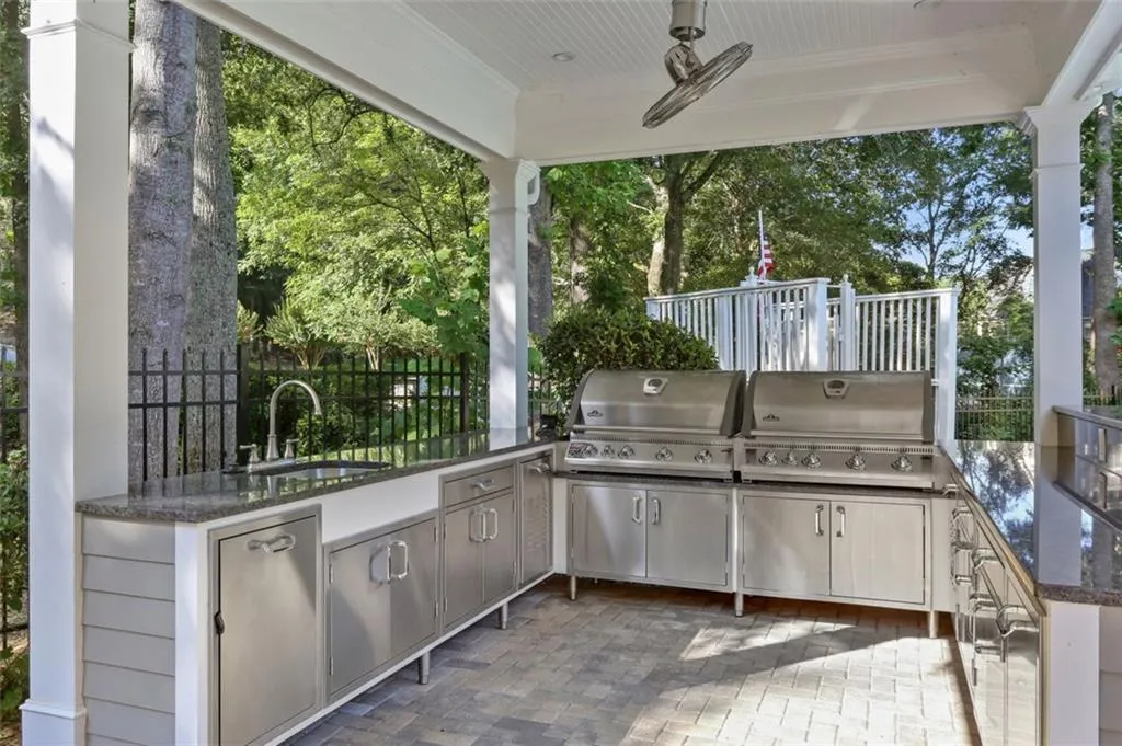 6050 River Chase Circle, Atlanta, Georgia 30328, 4 Bedrooms Bedrooms, ,3 BathroomsBathrooms,Residential,Sold,6050 River Chase Circle,6917603