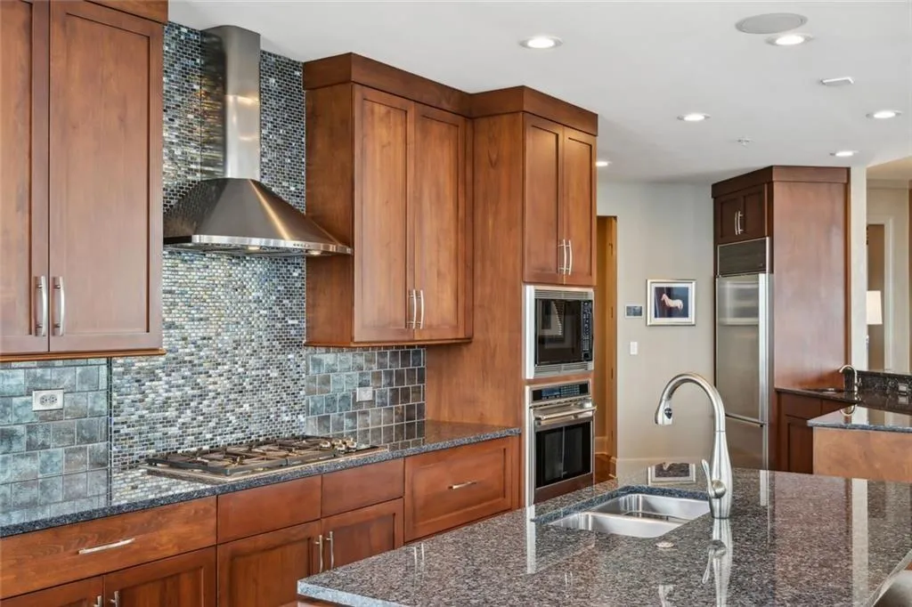 3344 Peachtree Road Ne Unit 4102, Atlanta, Georgia 30326, 3 Bedrooms Bedrooms, 0 ,3 BathroomsBathrooms,Residential,For Sale,3344 Peachtree Road Ne Unit 4102,7841327