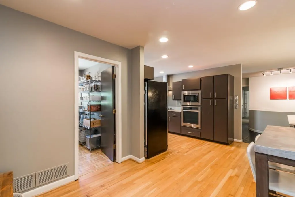 110 River North Drive, Sandy Springs, Georgia 30328, 4 Bedrooms Bedrooms, ,4 BathroomsBathrooms,Residential,Sold,110 River North Drive,5840780