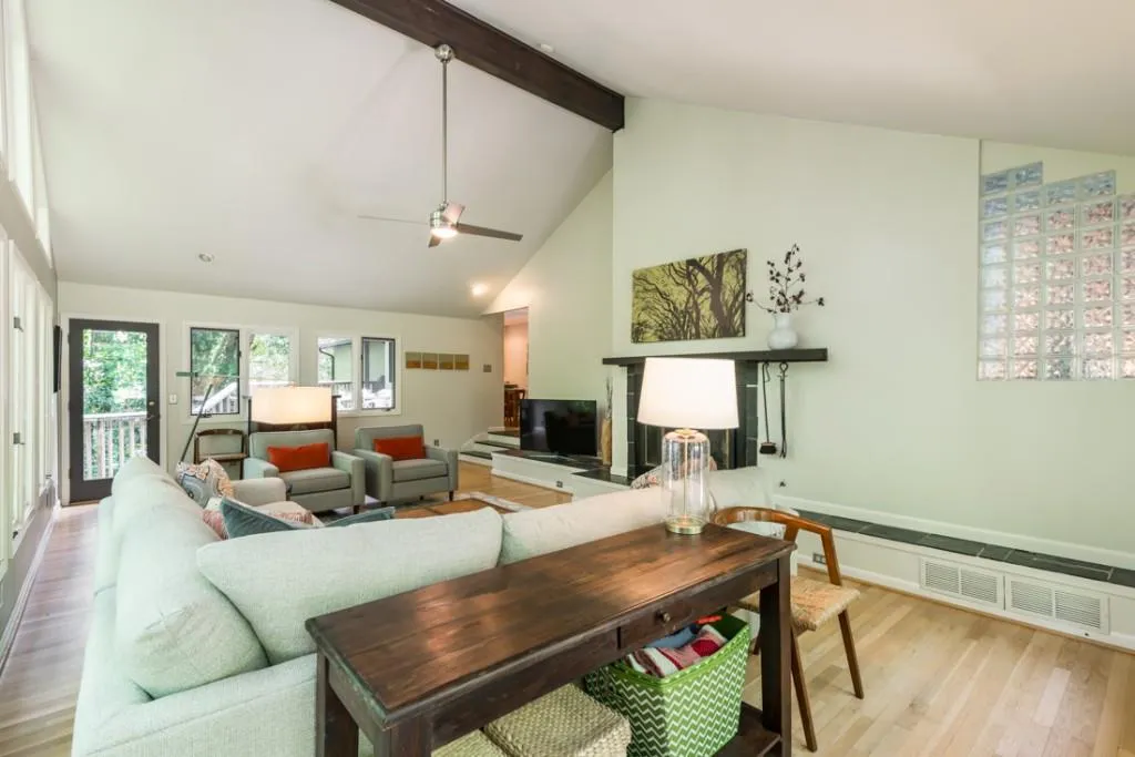 110 River North Drive, Sandy Springs, Georgia 30328, 4 Bedrooms Bedrooms, ,4 BathroomsBathrooms,Residential,Sold,110 River North Drive,5840780