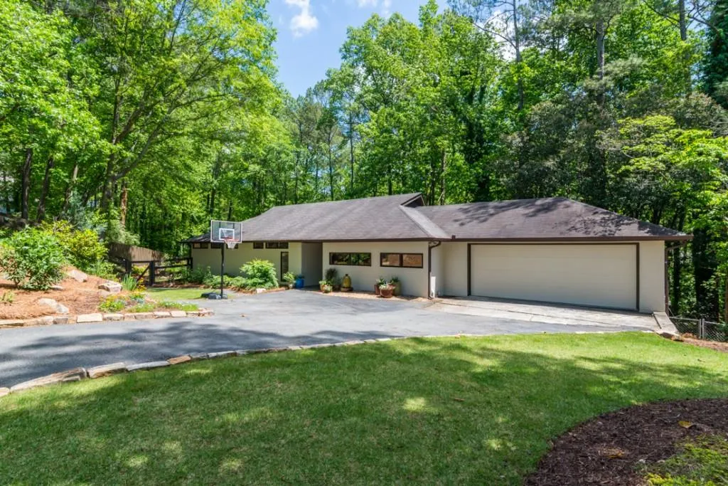 110 River North Drive, Sandy Springs, Georgia 30328, 4 Bedrooms Bedrooms, ,4 BathroomsBathrooms,Residential,Sold,110 River North Drive,5840780