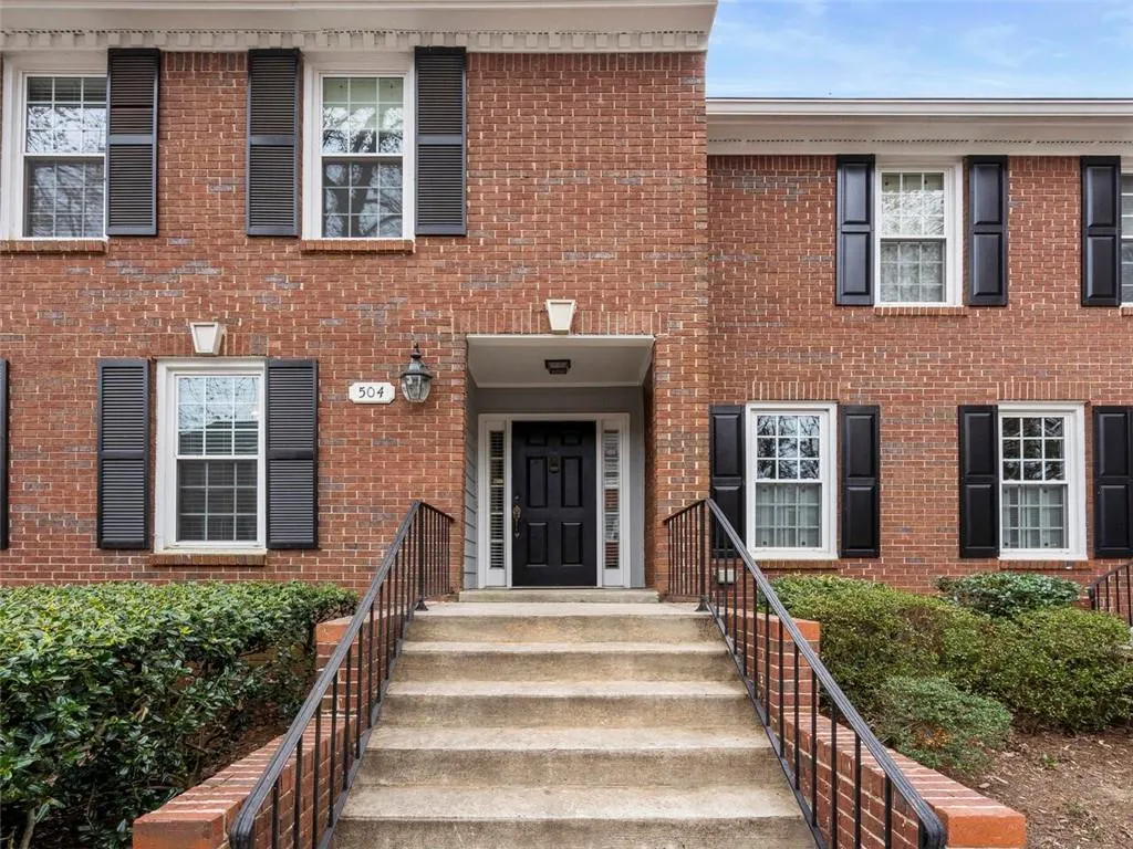 504 Dunwoody Chace, Sandy Springs, Georgia 30328, 3 Bedrooms Bedrooms, ,2 BathroomsBathrooms,Residential,Sold,504 Dunwoody Chace,6860163