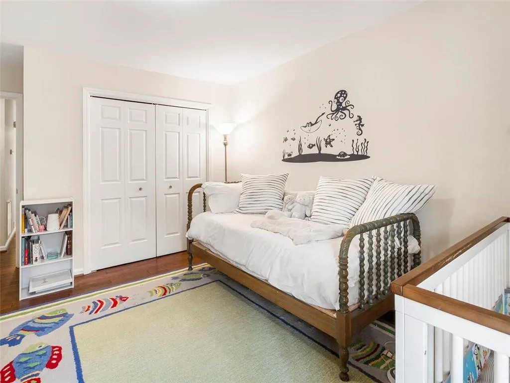 504 Dunwoody Chace, Sandy Springs, Georgia 30328, 3 Bedrooms Bedrooms, ,2 BathroomsBathrooms,Residential,Sold,504 Dunwoody Chace,6860163