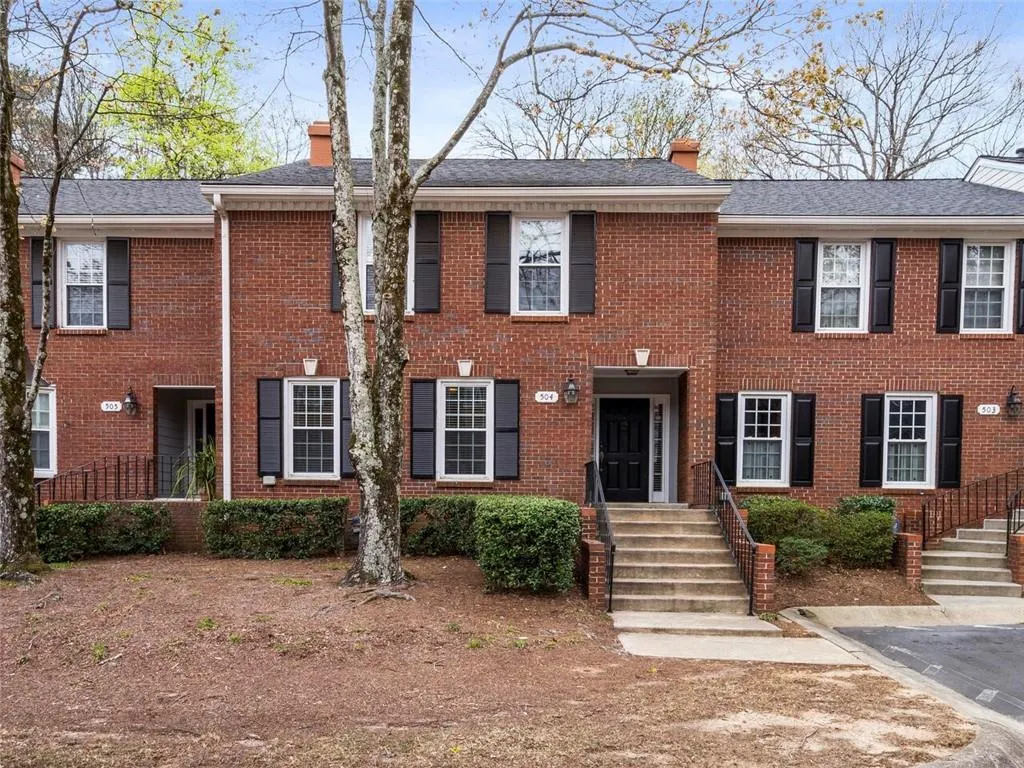 504 Dunwoody Chace, Sandy Springs, Georgia 30328, 3 Bedrooms Bedrooms, ,2 BathroomsBathrooms,Residential,Sold,504 Dunwoody Chace,6860163