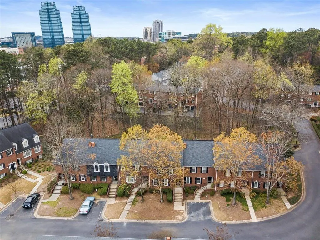 504 Dunwoody Chace, Sandy Springs, Georgia 30328, 3 Bedrooms Bedrooms, ,2 BathroomsBathrooms,Residential,Sold,504 Dunwoody Chace,6860163