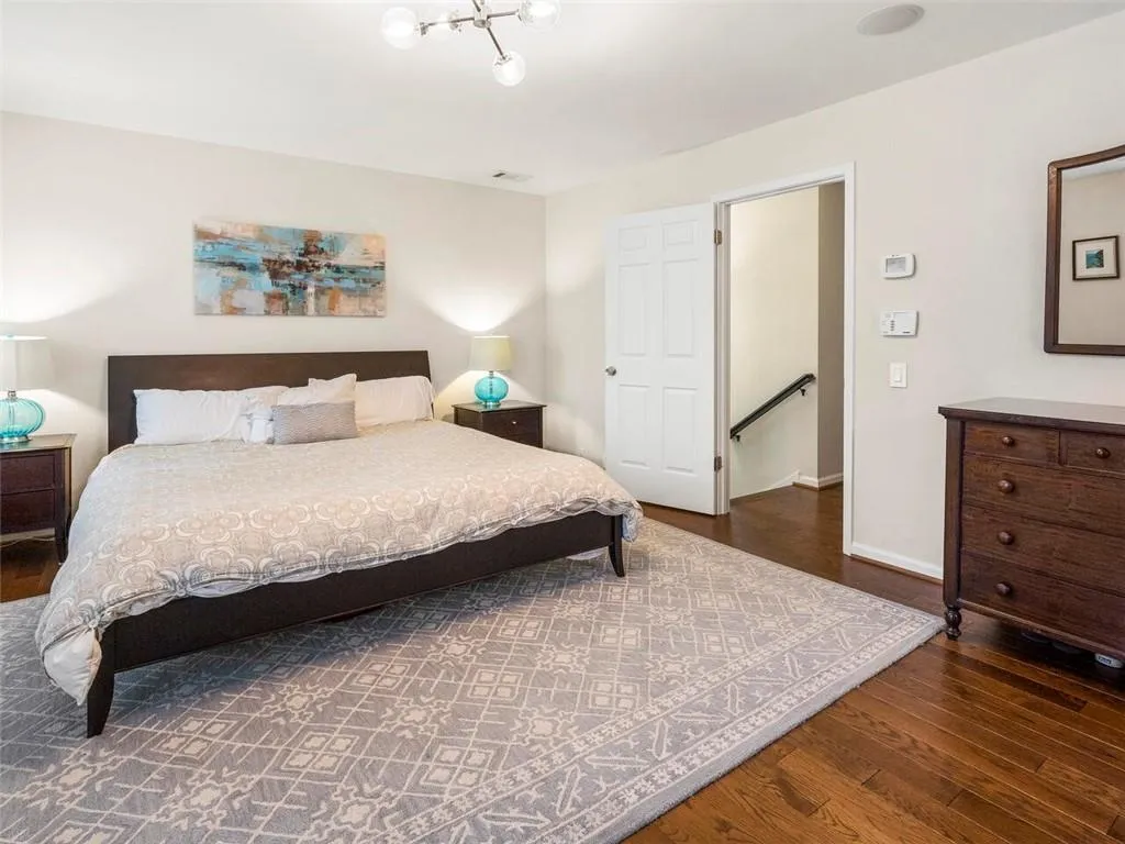 504 Dunwoody Chace, Sandy Springs, Georgia 30328, 3 Bedrooms Bedrooms, ,2 BathroomsBathrooms,Residential,Sold,504 Dunwoody Chace,6860163
