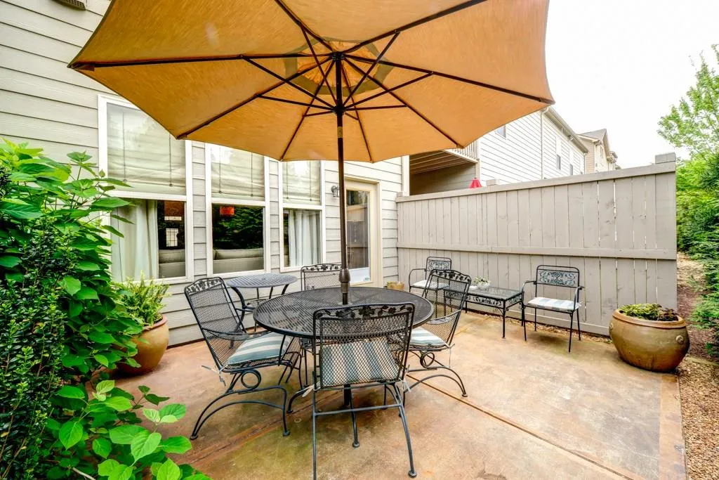 5570 High Point Road, Atlanta, Georgia 30342, 4 Bedrooms Bedrooms, ,3 BathroomsBathrooms,Residential,Sold,5570 High Point Road,5681082