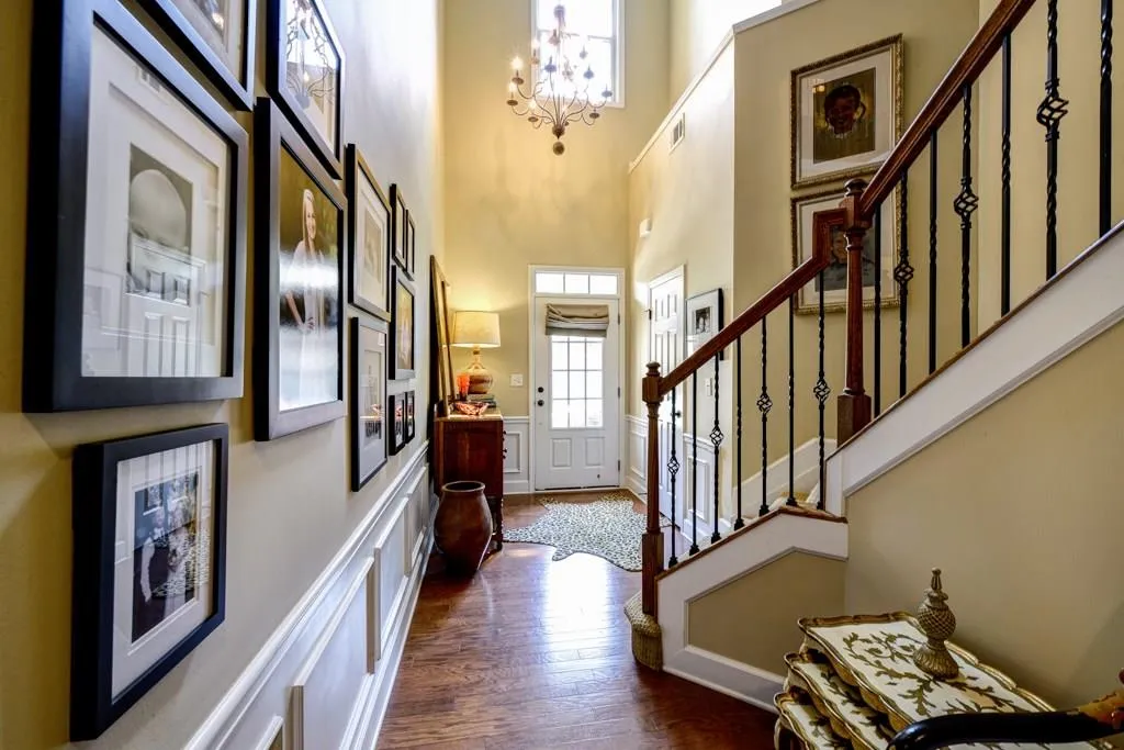 5570 High Point Road, Atlanta, Georgia 30342, 4 Bedrooms Bedrooms, ,3 BathroomsBathrooms,Residential,Sold,5570 High Point Road,5681082