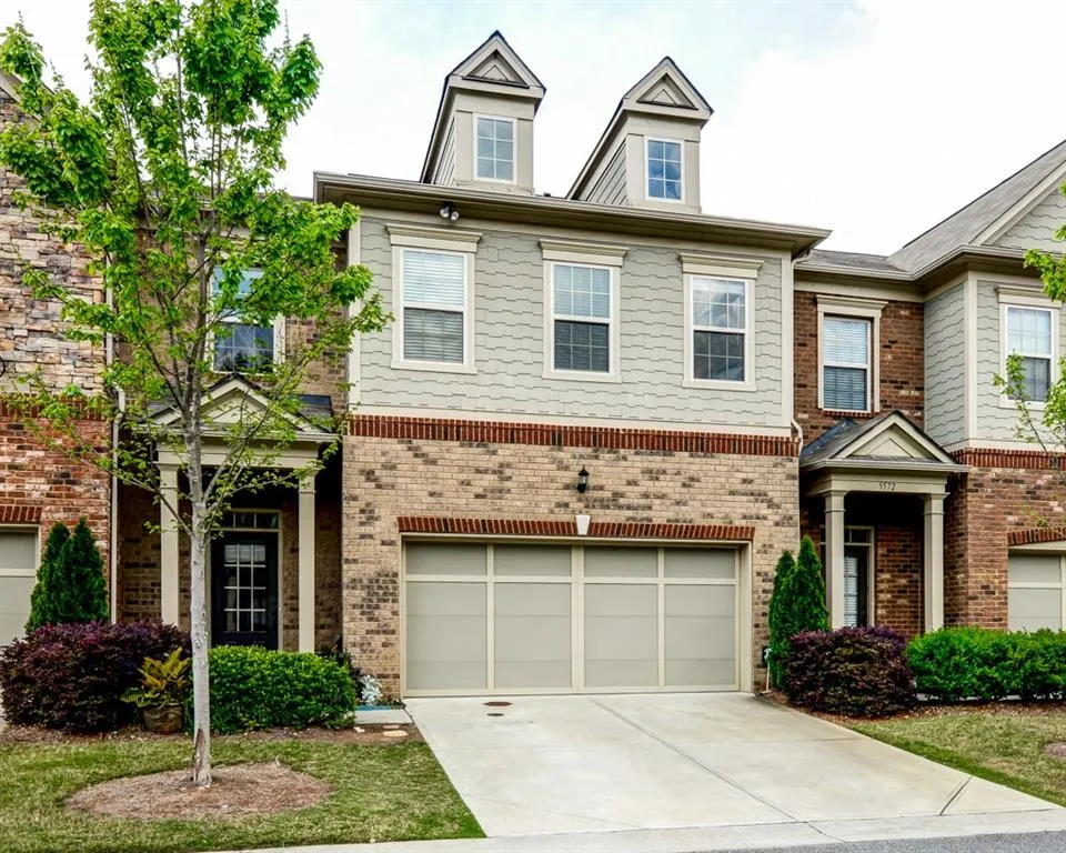 5570 High Point Road, Atlanta, Georgia 30342, 4 Bedrooms Bedrooms, ,3 BathroomsBathrooms,Residential,Sold,5570 High Point Road,5681082