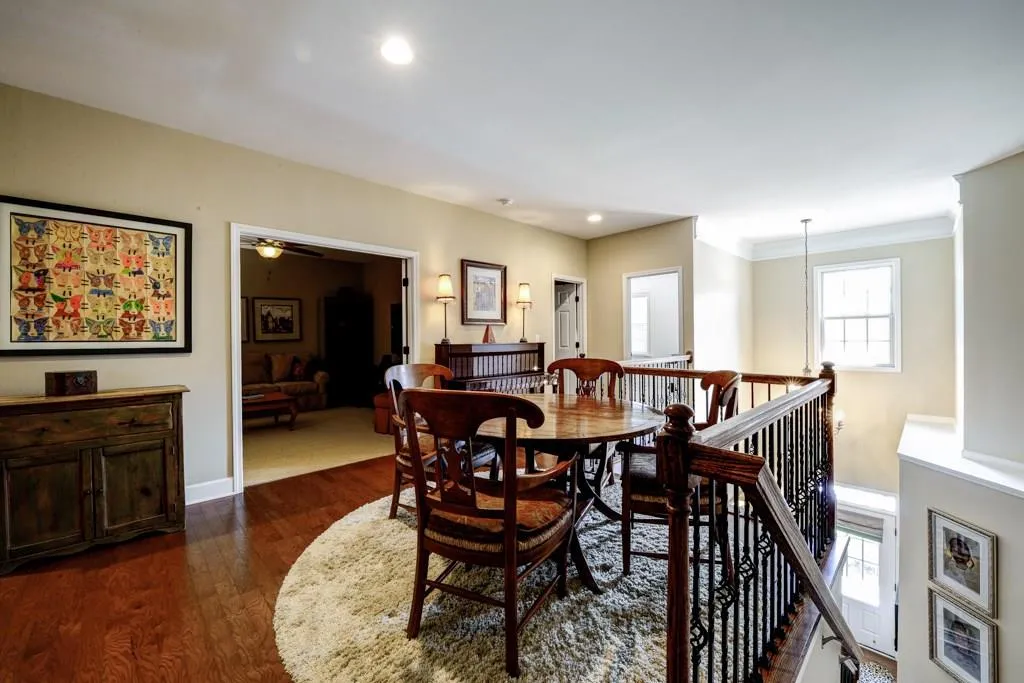 5570 High Point Road, Atlanta, Georgia 30342, 4 Bedrooms Bedrooms, ,3 BathroomsBathrooms,Residential,Sold,5570 High Point Road,5681082