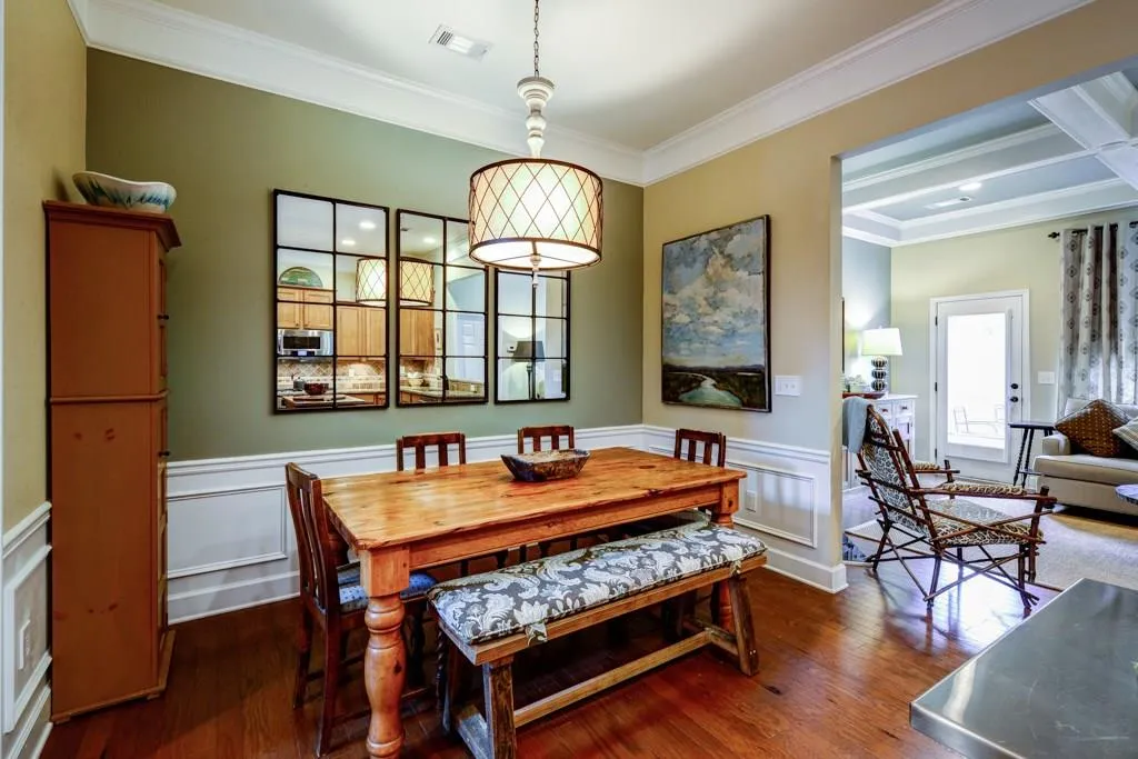 5570 High Point Road, Atlanta, Georgia 30342, 4 Bedrooms Bedrooms, ,3 BathroomsBathrooms,Residential,Sold,5570 High Point Road,5681082