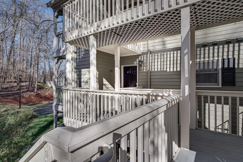 408 Bainbridge Drive, Sandy Springs, Georgia 30327, 2 Bedrooms Bedrooms, ,2 BathroomsBathrooms,Residential,Sold,408 Bainbridge Drive,6692995